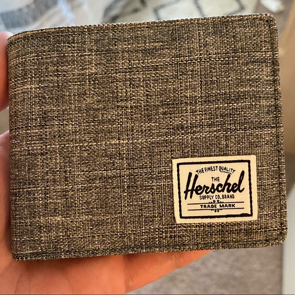 Herschel wallet